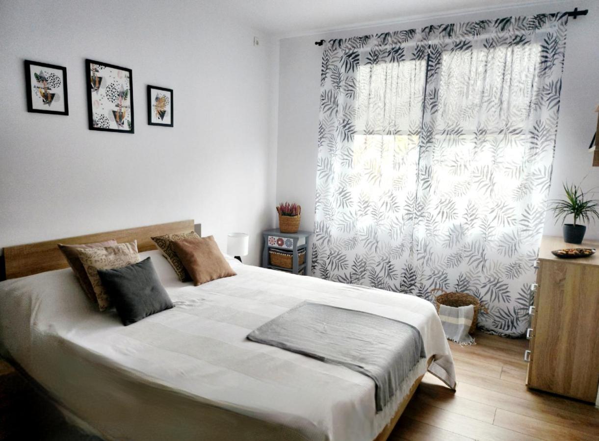 Adm Cozy Home - Entire Private House&Garden Tunari  Экстерьер фото