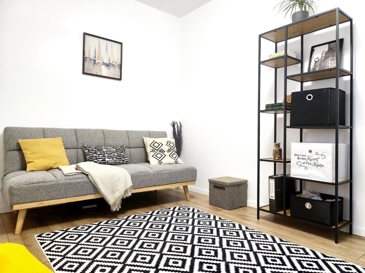 Adm Cozy Home - Entire Private House&Garden Tunari  Экстерьер фото