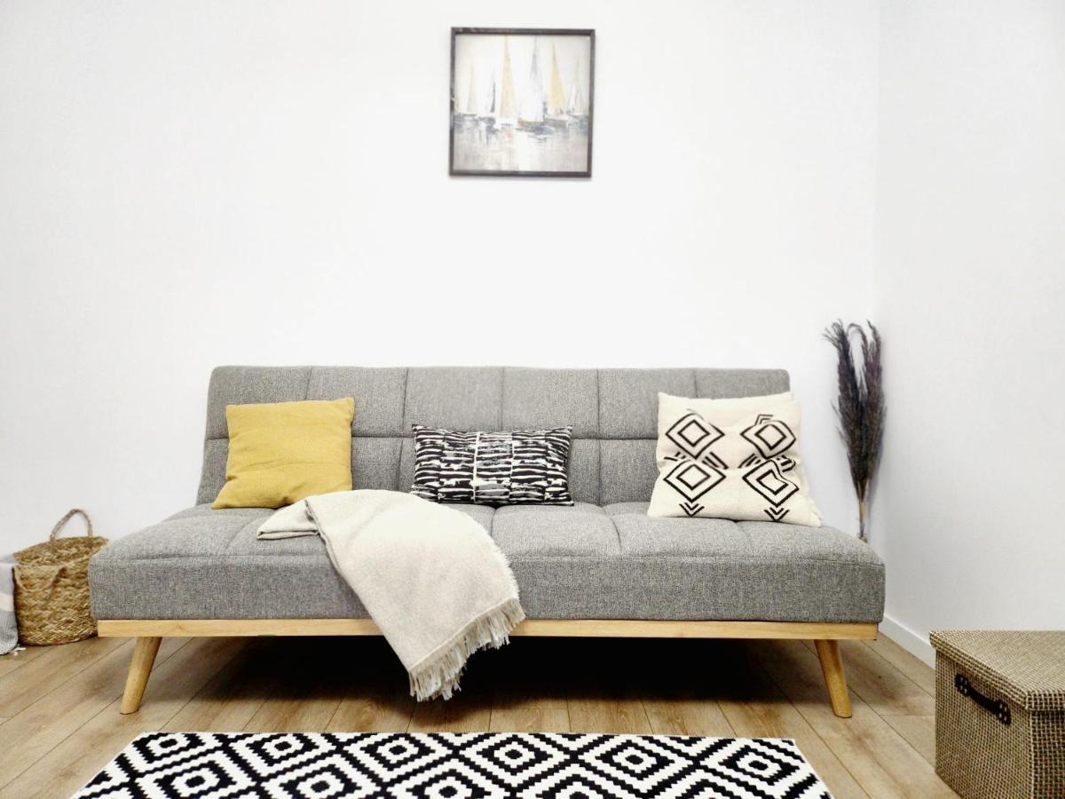 Adm Cozy Home - Entire Private House&Garden Tunari  Экстерьер фото